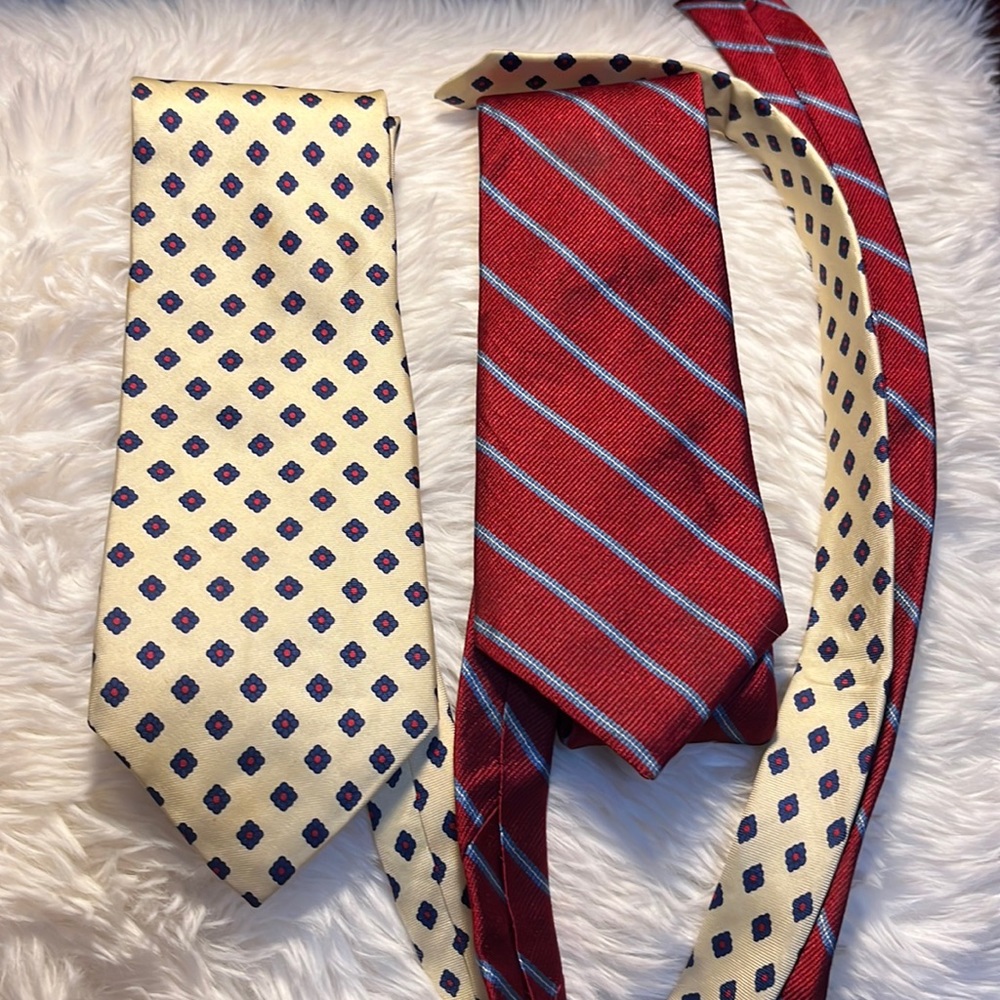 3/$10.00:💥Men’s New England House and Liberty of London tie